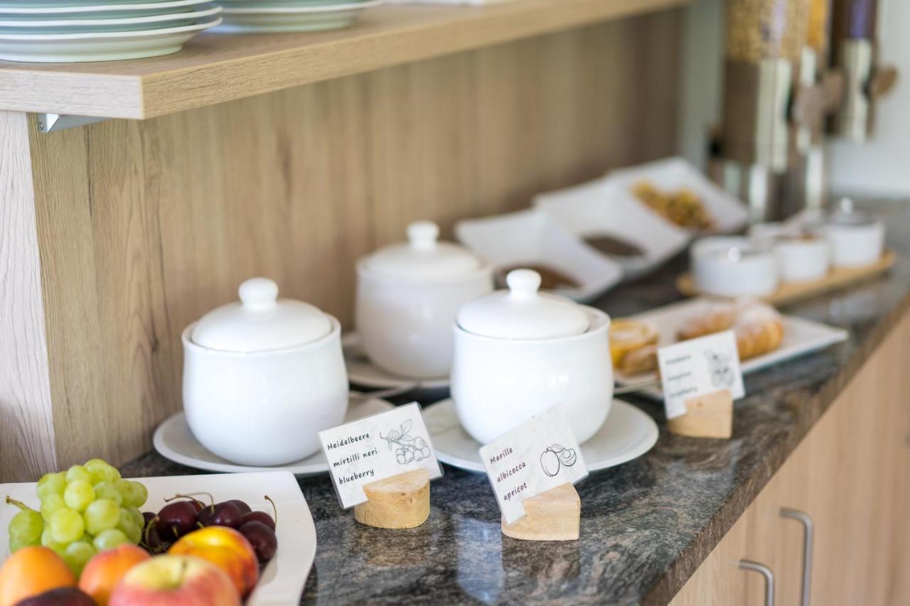 Garni Schorneck Bed and Breakfast Bruneck Exteriör bild