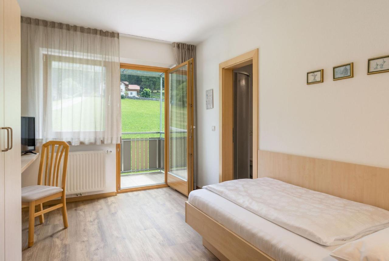 Garni Schorneck Bed and Breakfast Bruneck Exteriör bild