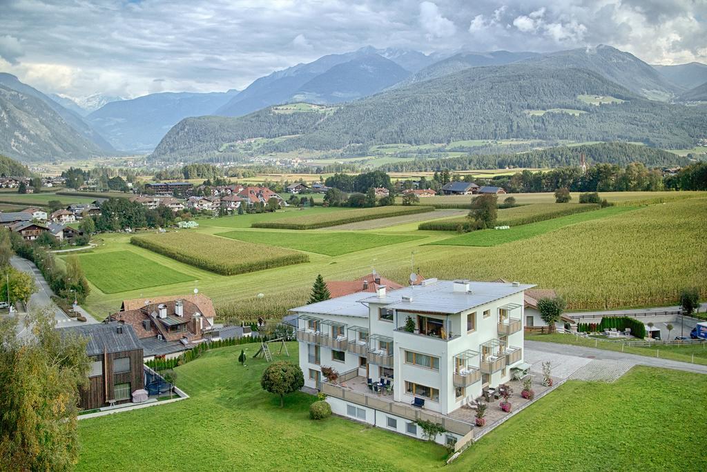 Garni Schorneck Bed and Breakfast Bruneck Exteriör bild